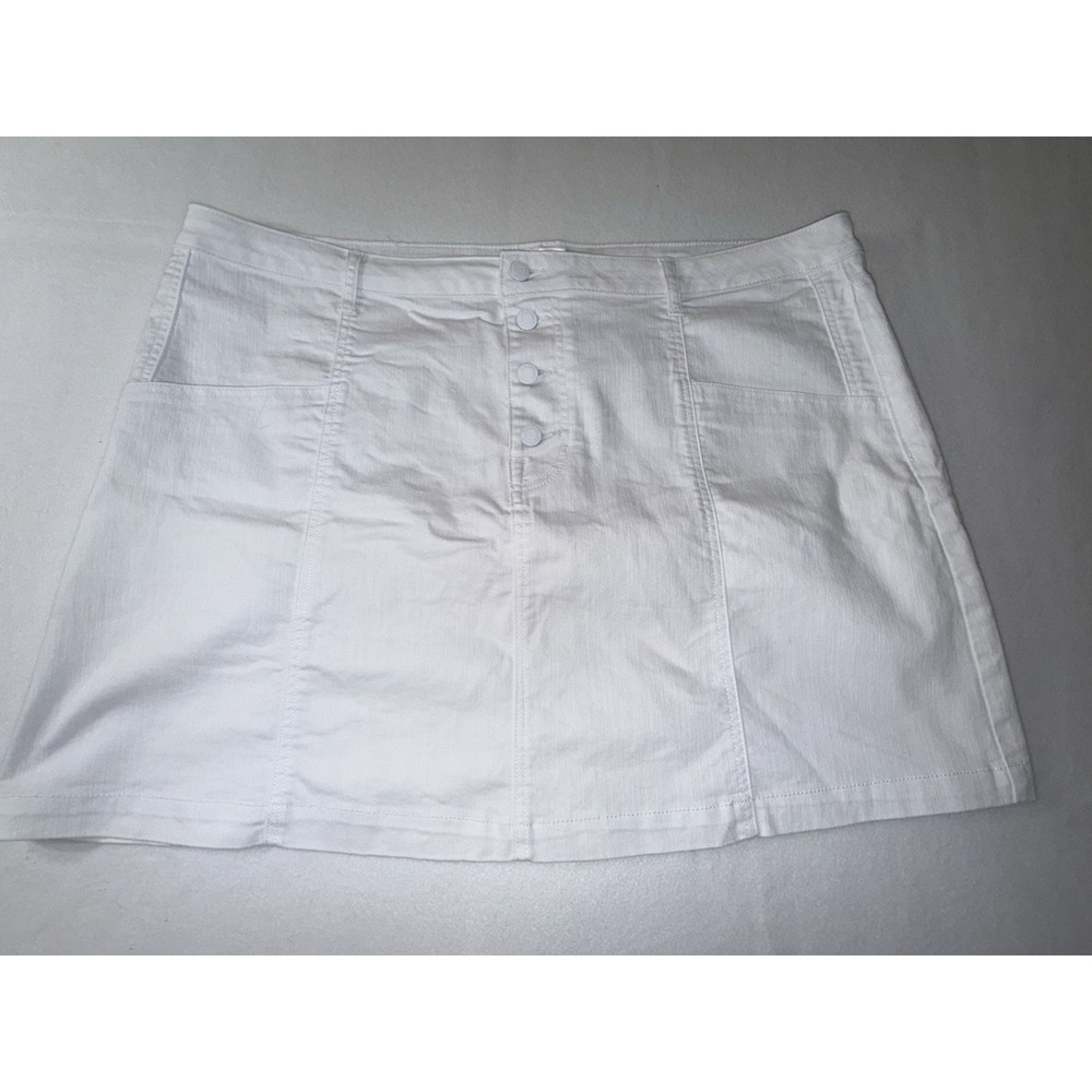 Daily Thread Button Fly White Jean Skirt  size 2XL